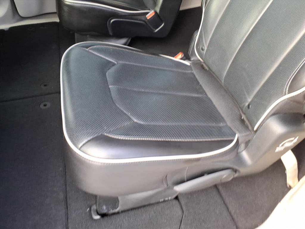 Used 2023 Chrysler Pacifica Limited image 23