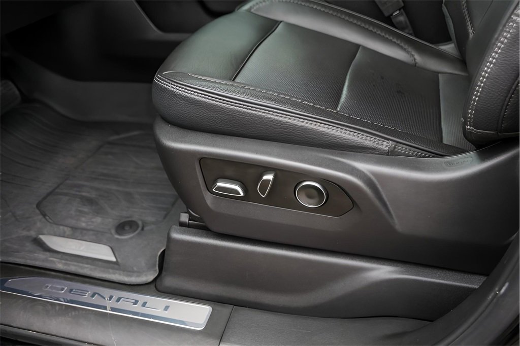 Used 2024 GMC Sierra 3500 Denali w/ Denali Reserve Package image 11