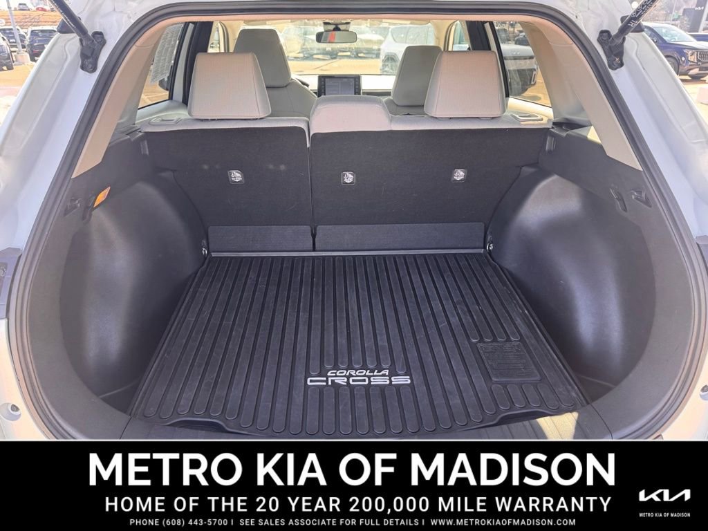 Used 2022 Toyota Corolla Cross LE image 20