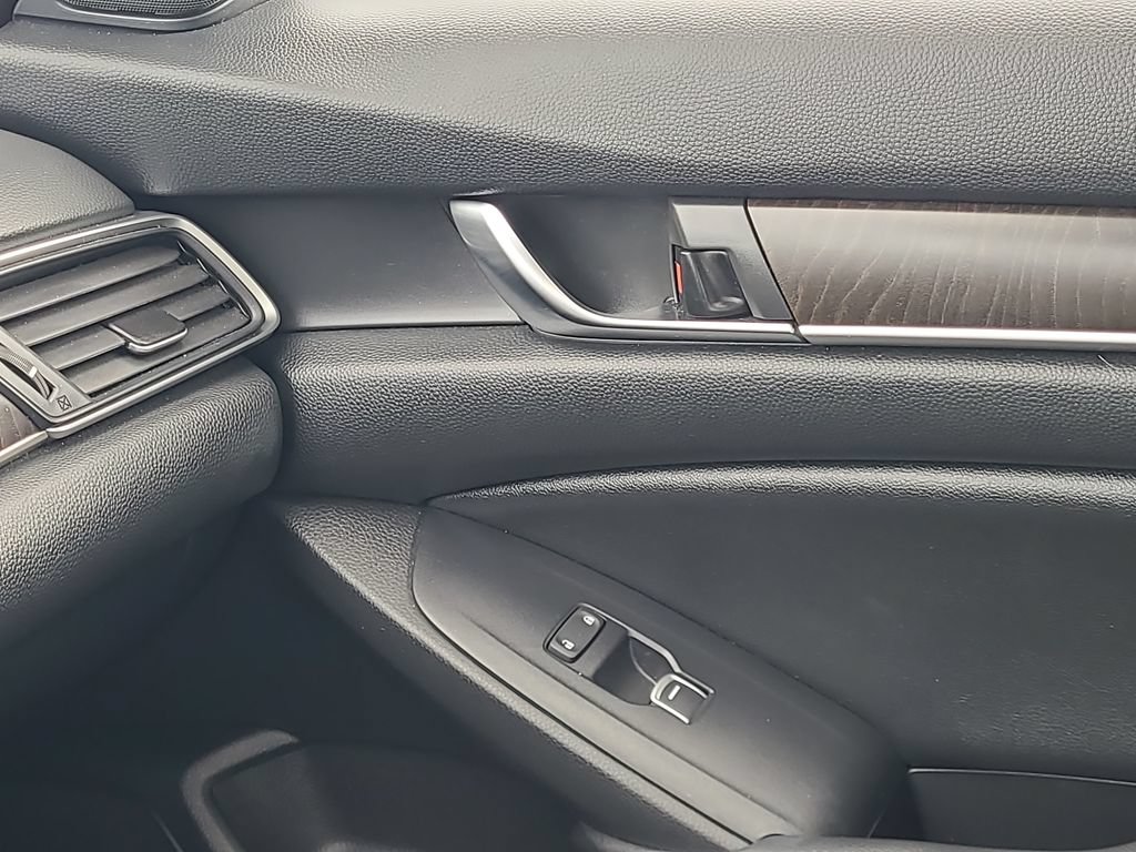 Used 2021 Honda Accord Touring image 13