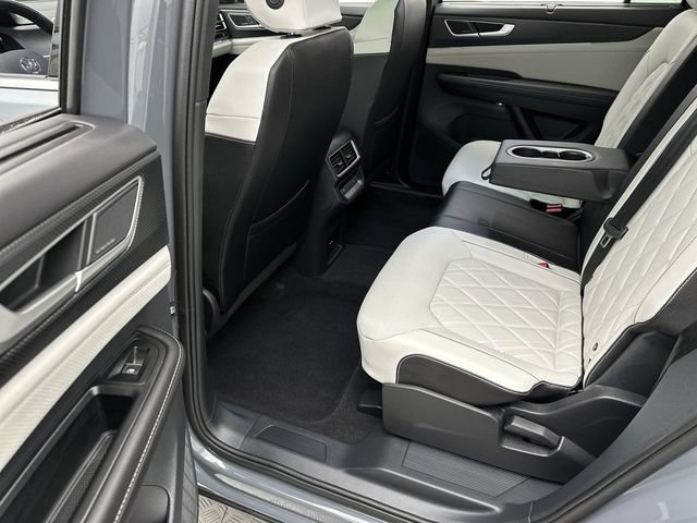 Certified 2025 Volkswagen Atlas Cross Sport SEL Premium R-Line AWD/4WD image 26