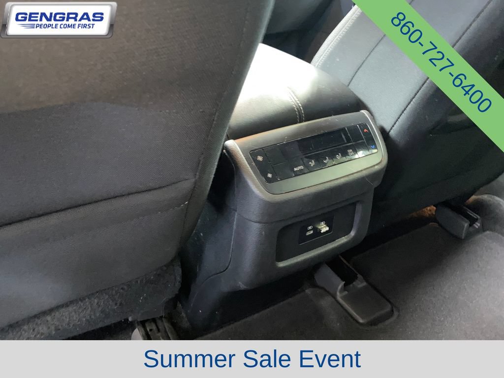 Used 2022 Nissan Pathfinder SV AWD/4WD image 28