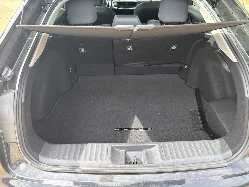Used 2026 Toyota Prius LE FWD image 17