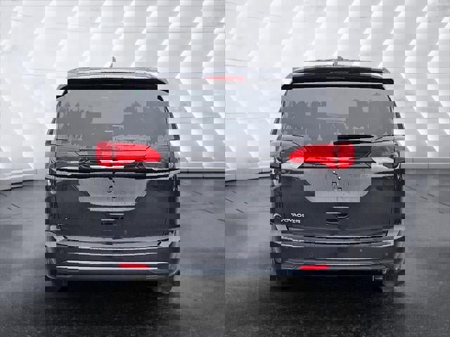 New 2026 Chrysler Voyager LX image 21