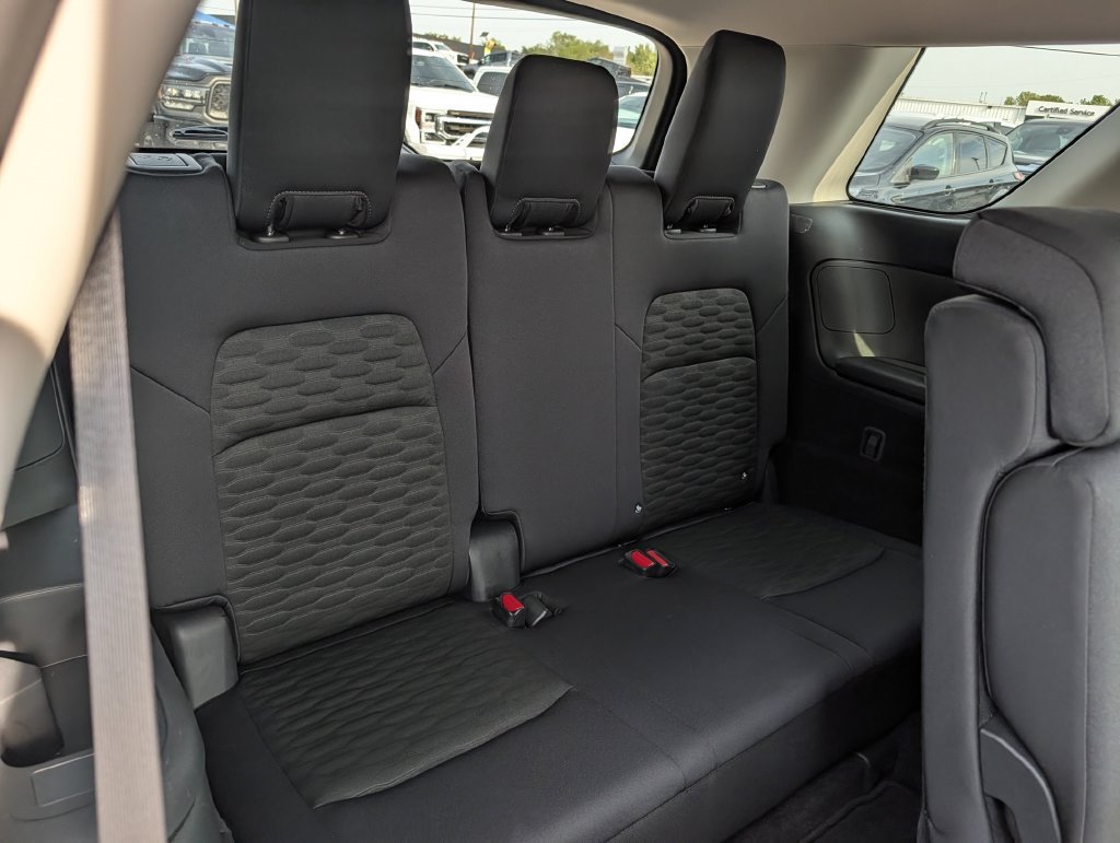 Used 2026 Nissan Pathfinder SV FWD image 29