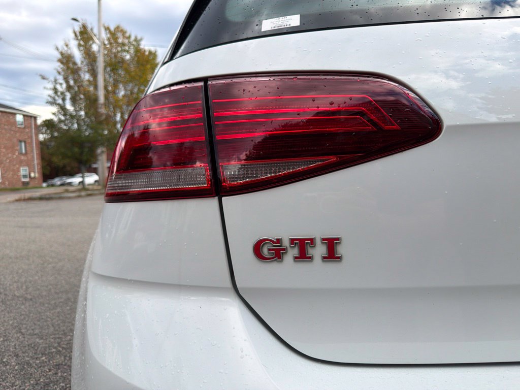 Used 2021 Volkswagen GTI SE FWD image 10