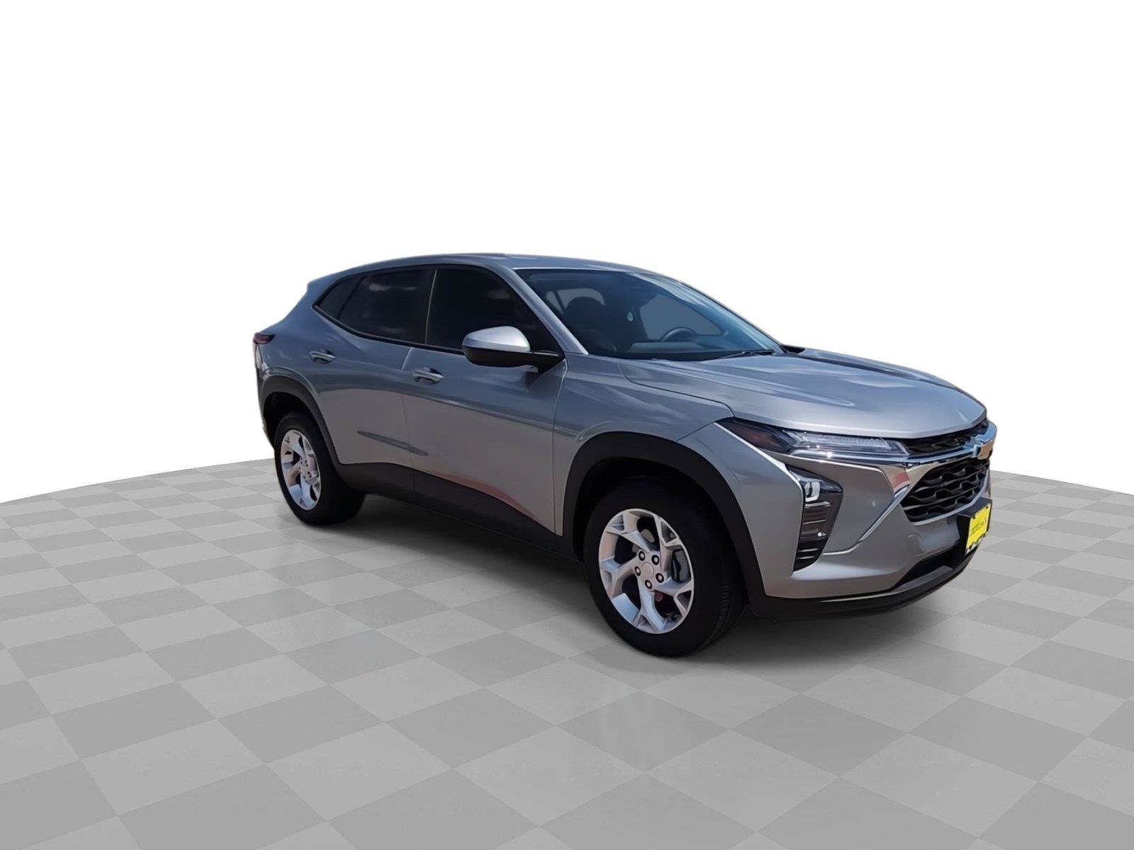 Used 2024 Chevrolet Trax LS w/ LS Convenience Package FWD image 2