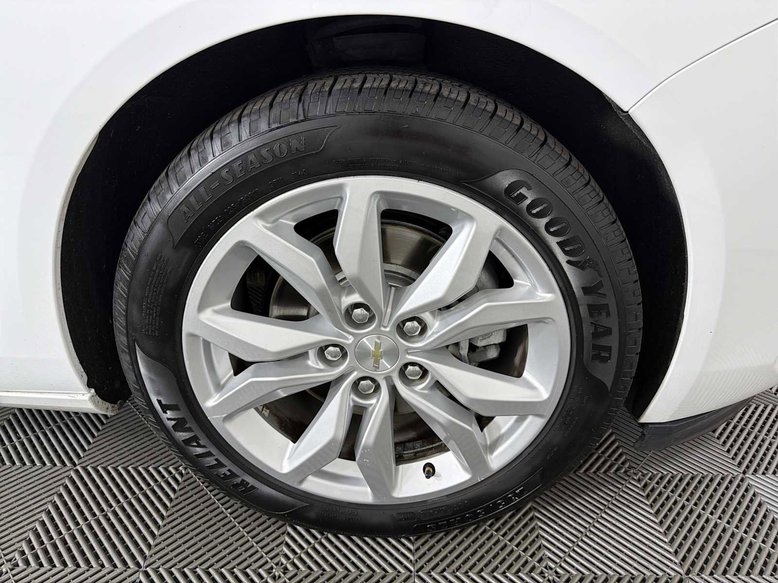 Used 2019 Chevrolet Impala LT FWD image 10