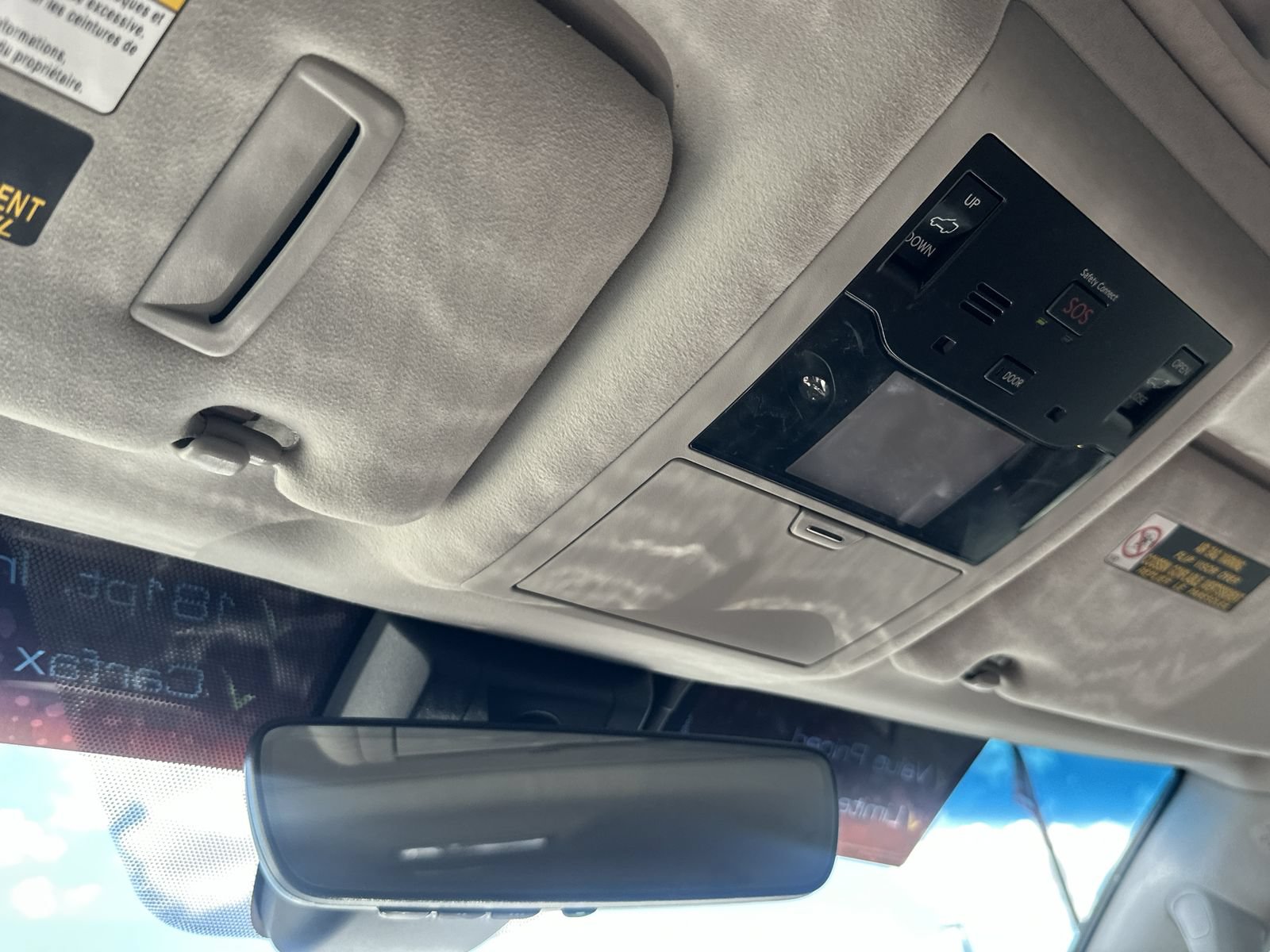 Used 2021 Lexus LX 570 4WD w/ Luxury Package image 29