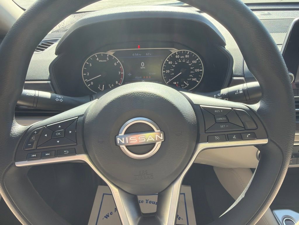 Used 2023 Nissan Altima 2.5 SV FWD image 16