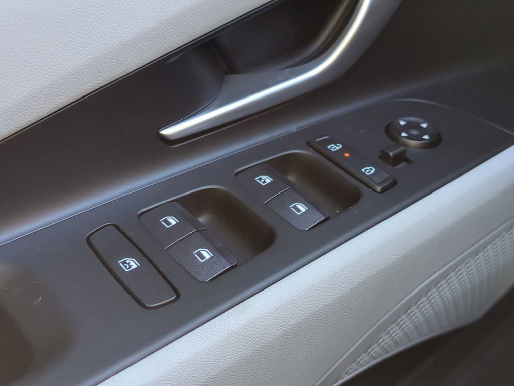 New 2026 Hyundai Elantra Limited image 30