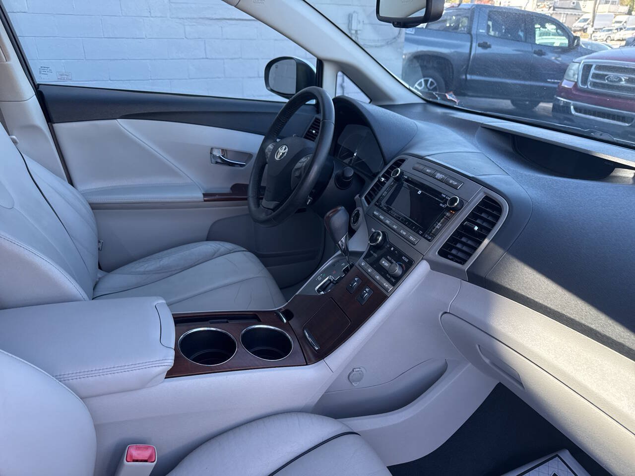 Used 2011 Toyota Venza AWD w/ Comfort Pkg image 26