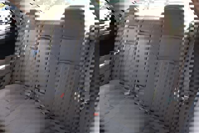 Used 2006 Chrysler 300 C w/ Protection Group II RWD image 11