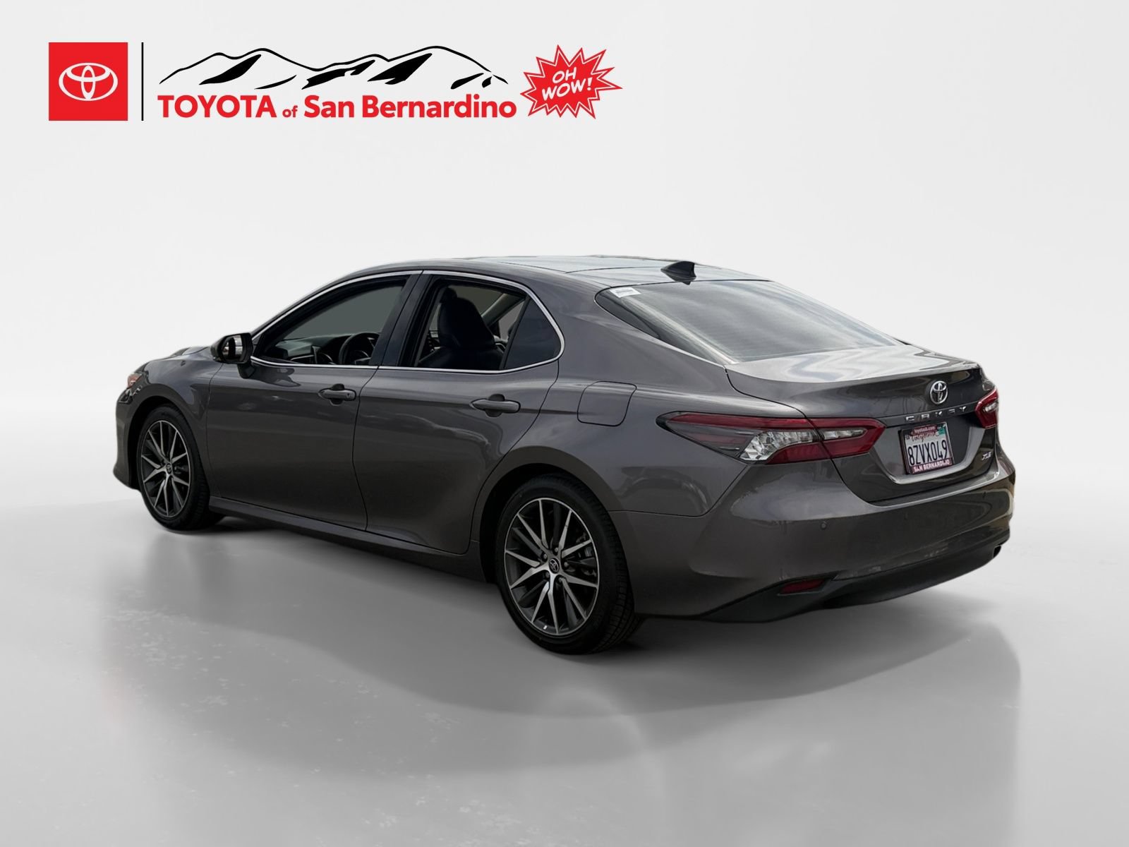 Certified 2022 Toyota Camry XLE w/ Navigation Package FWD image 3