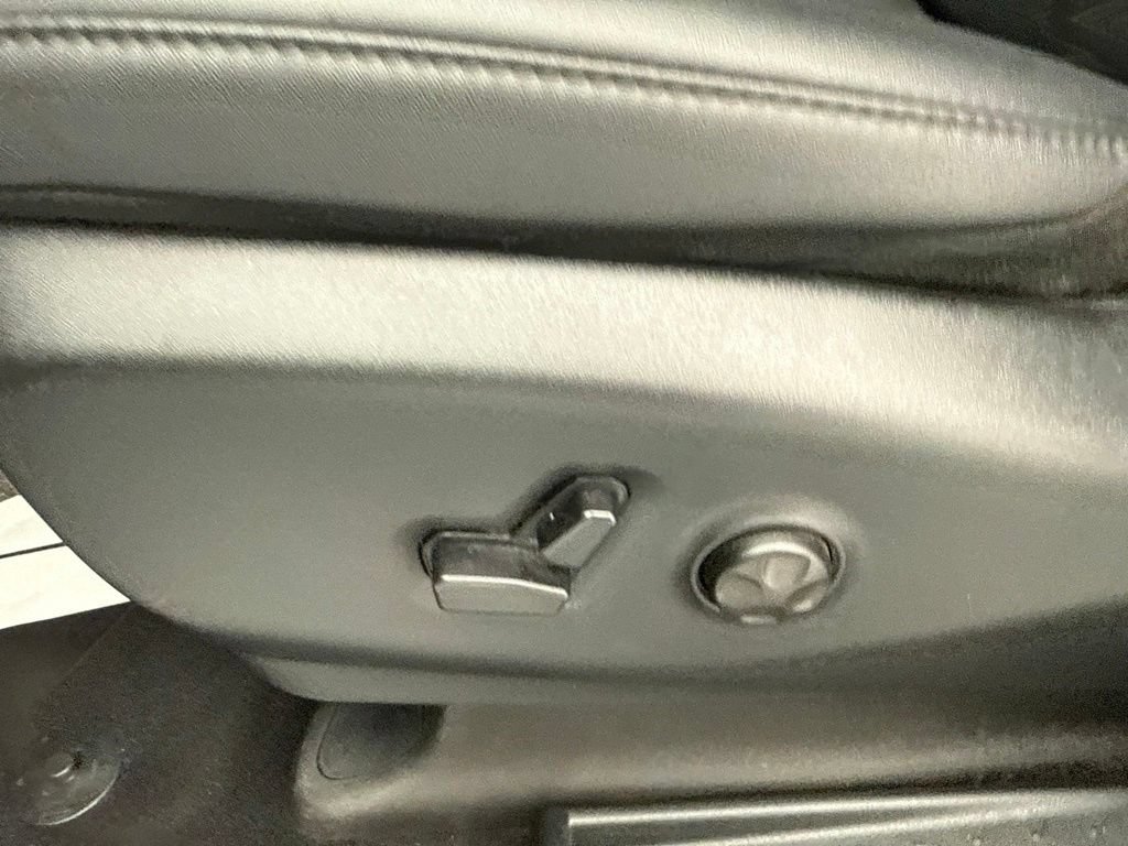 Used 2025 Chrysler Pacifica Select FWD image 20