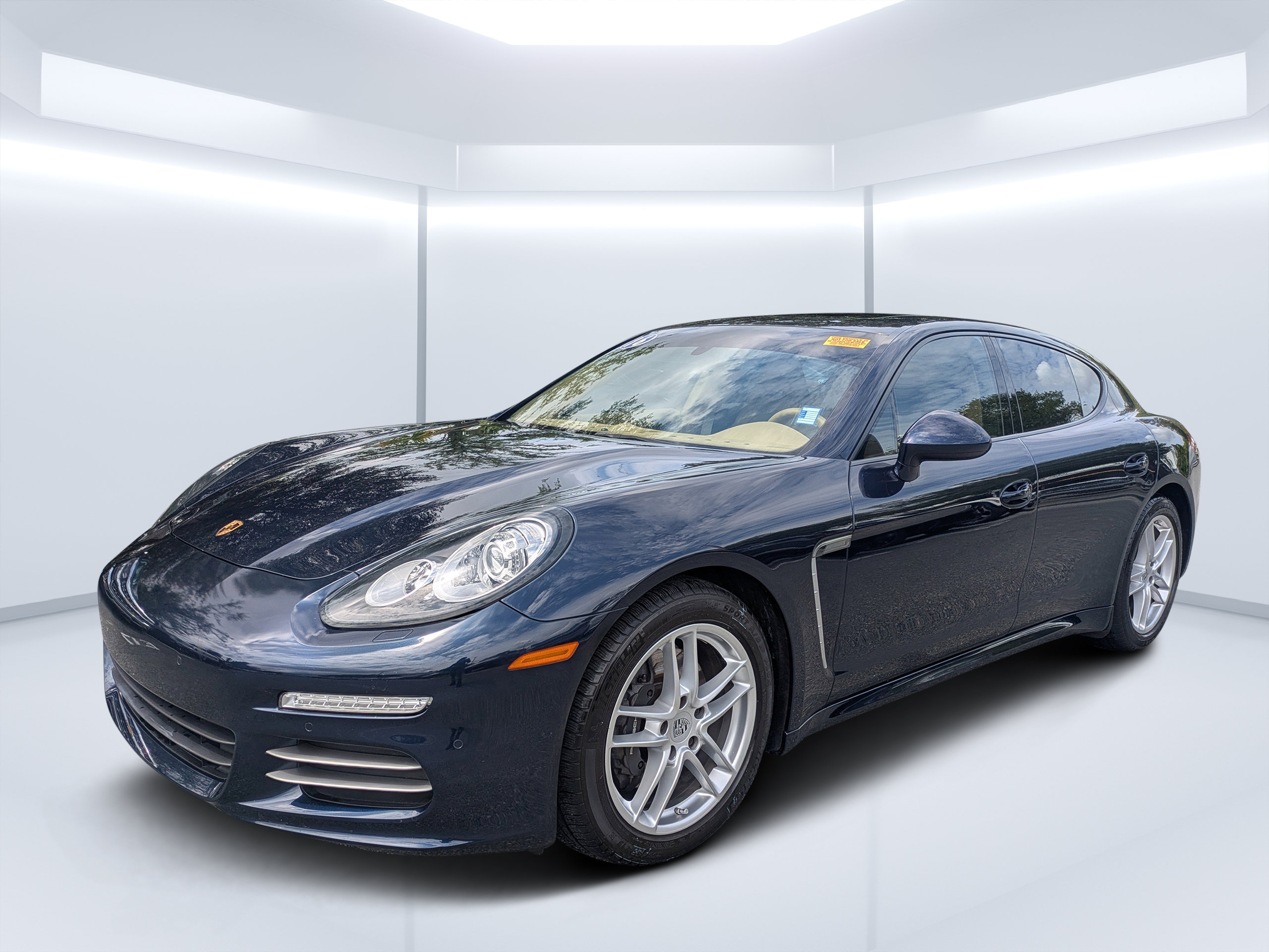 Used 2016 Porsche Panamera 4 AWD/4WD image 7