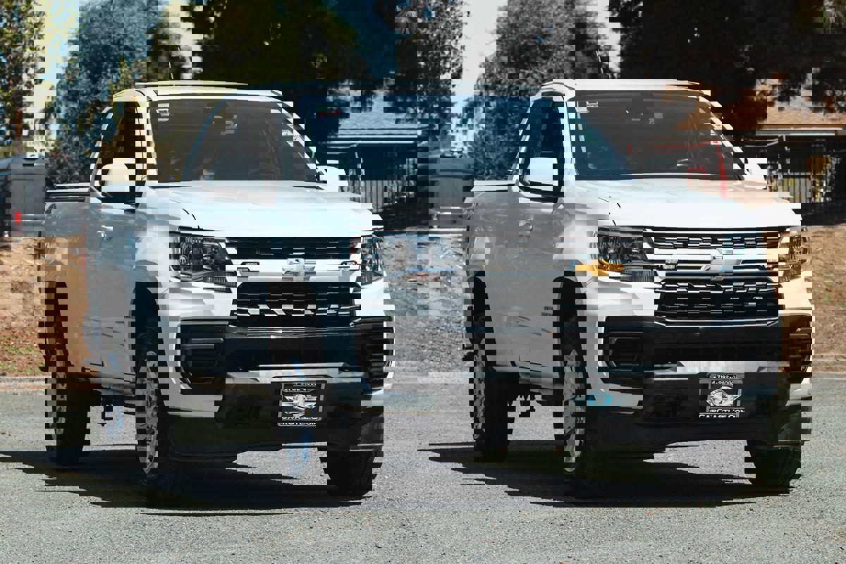 Used 2021 Chevrolet Colorado LT w/ Fleet Safety Package image 5