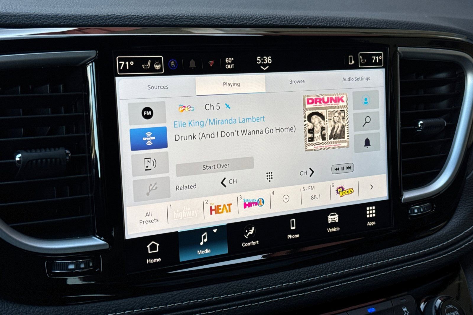 New 2026 Chrysler Pacifica Select w/ S Appearance Package image 18