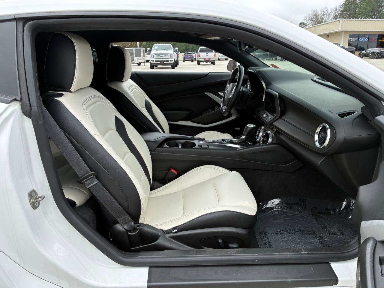 Used 2021 Chevrolet Camaro LT w/ RS Package image 15