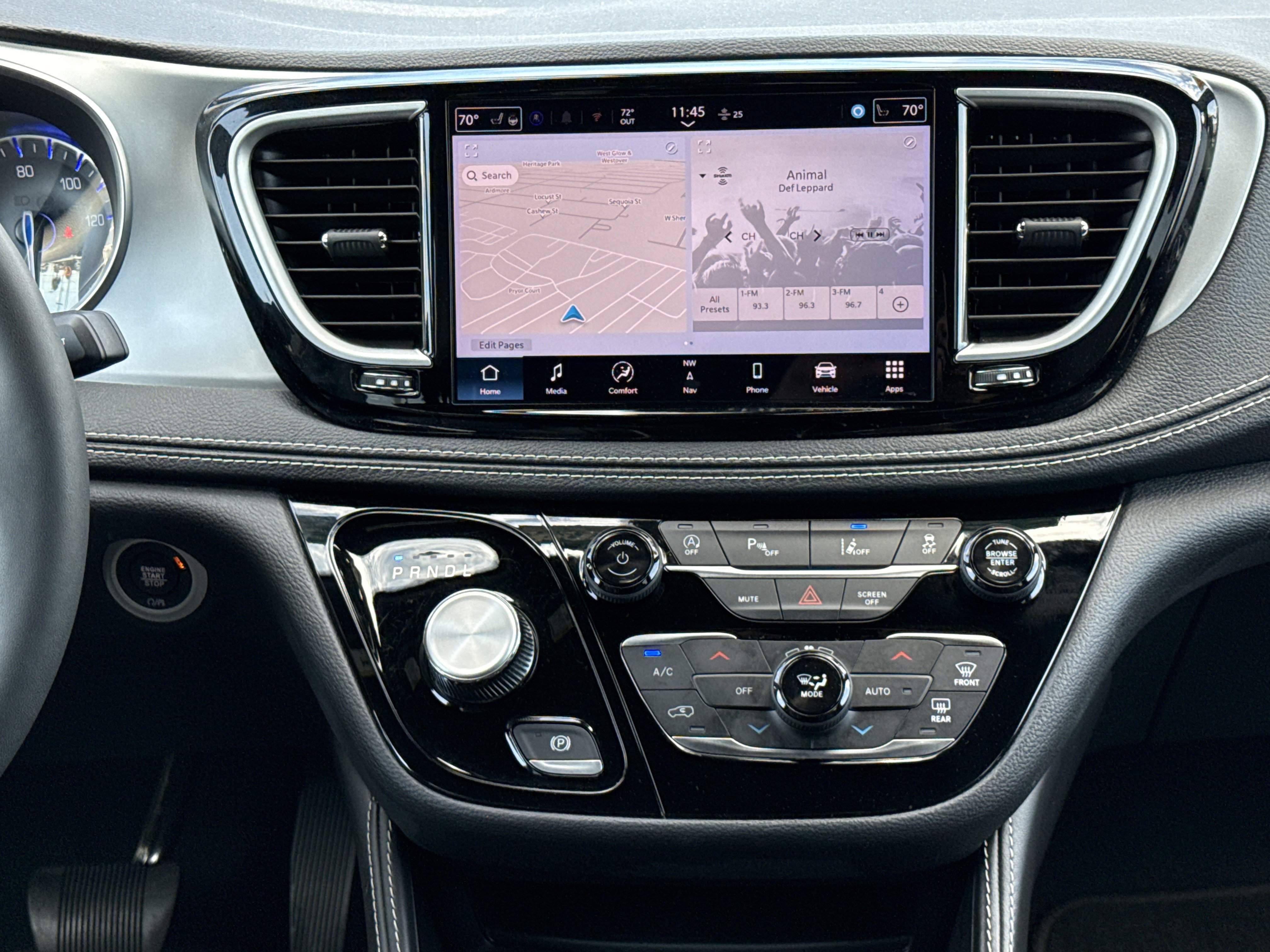 Used 2025 Chrysler Pacifica Limited FWD image 39