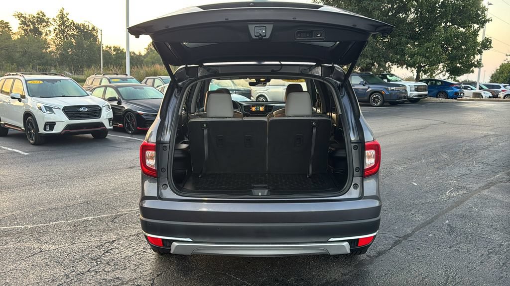 Used 2022 Honda Pilot Touring image 11