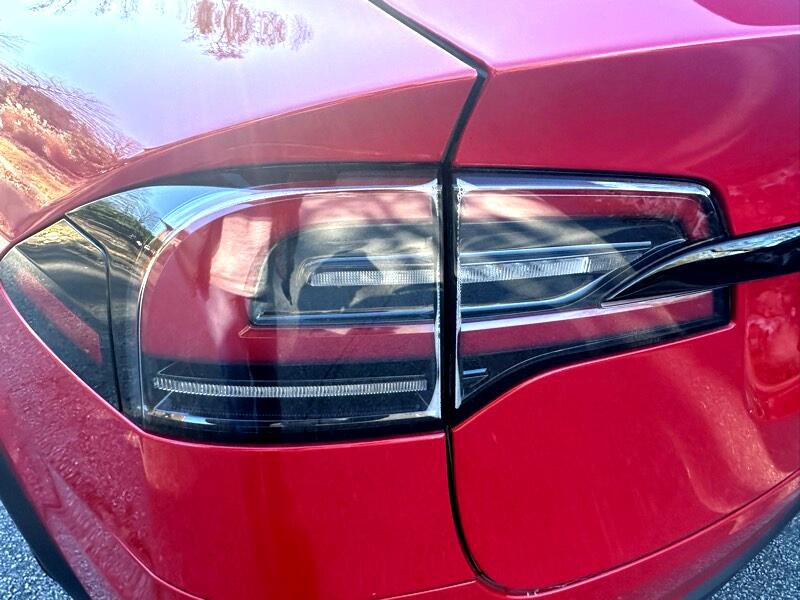 Used 2023 Tesla Model X image 9