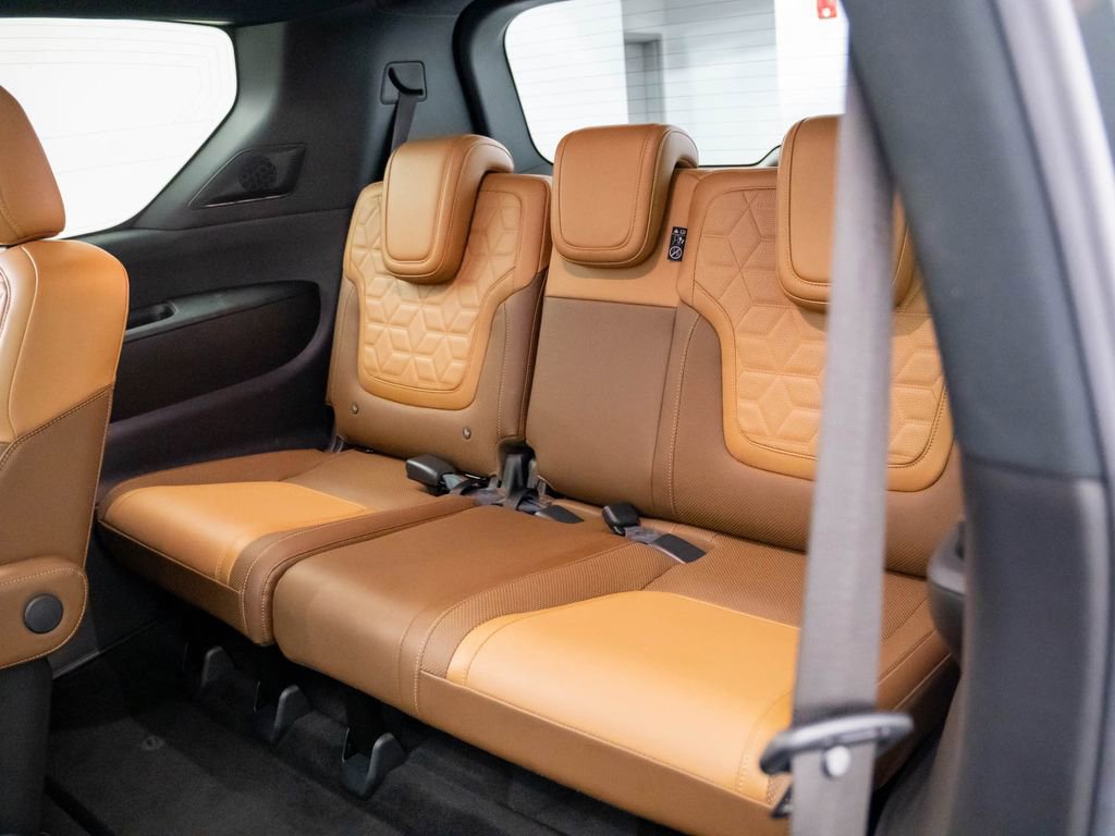 Used 2025 Nissan Armada Platinum Reserve w/ Convenience Package image 21