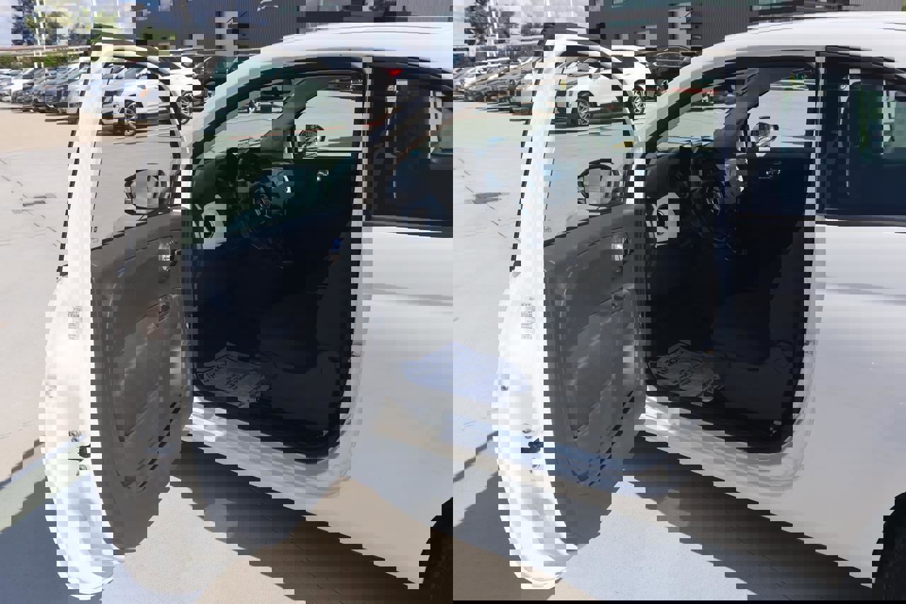 Used 2015 FIAT 500 Pop image 14