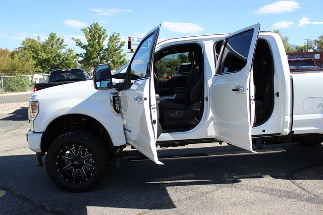 Used 2022 Ford F350 Platinum image 17