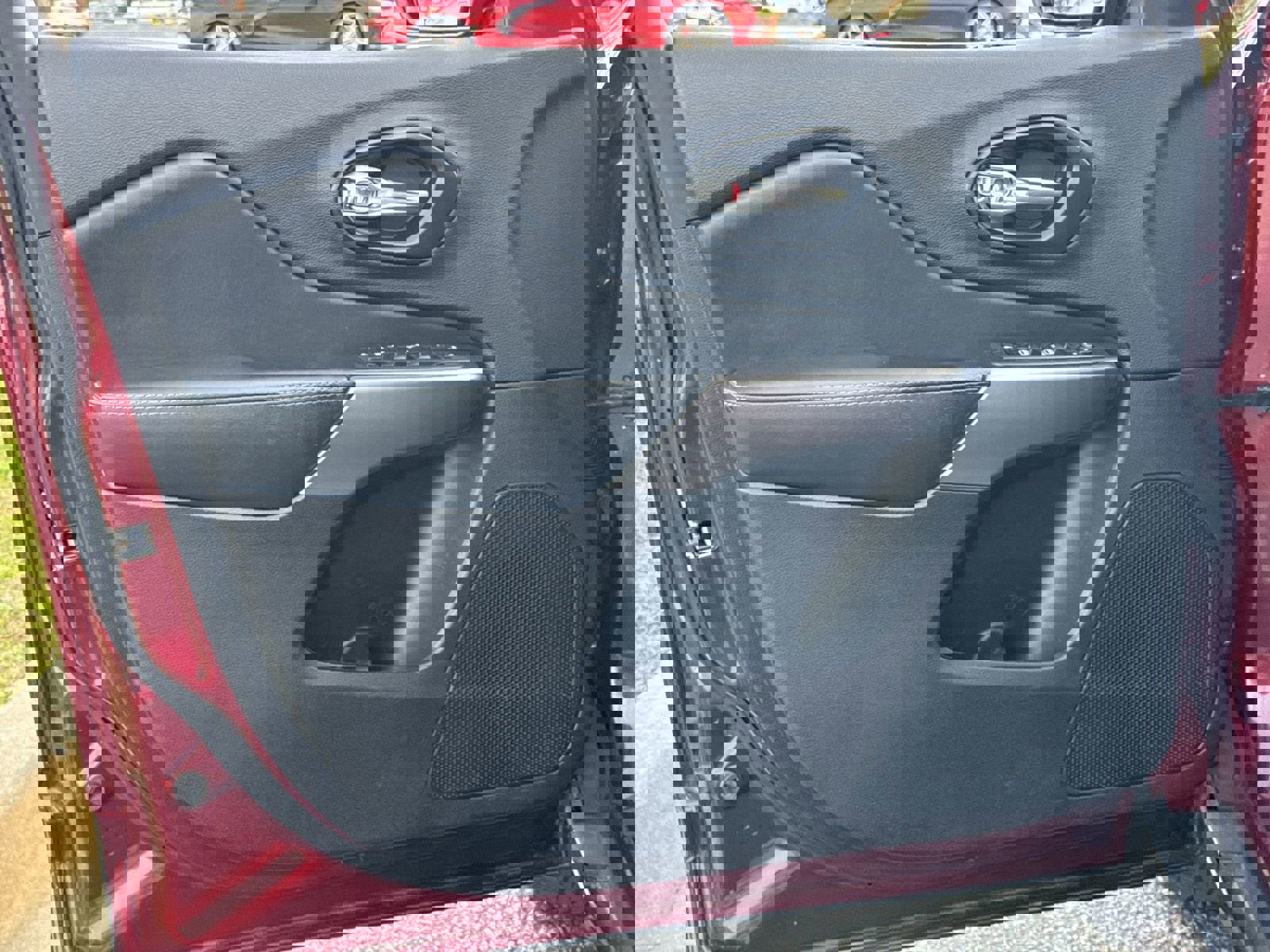 Used 2021 Jeep Cherokee Latitude image 14