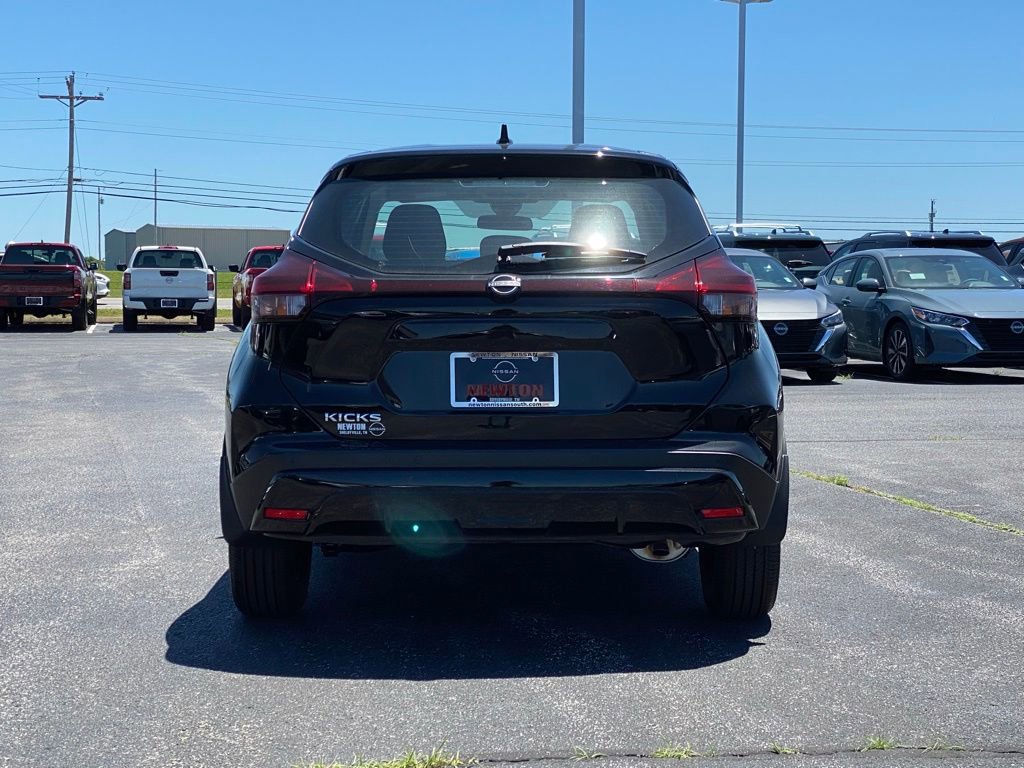 New 2025 Nissan Kicks Play S image 5