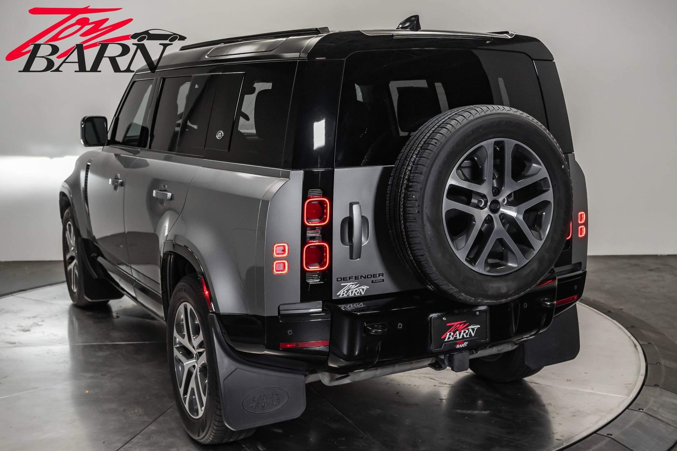 Used 2023 Land Rover Defender 110 X-Dynamic SE image 11