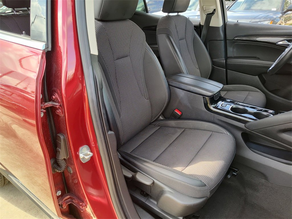 Used 2023 Buick Envision Preferred image 31