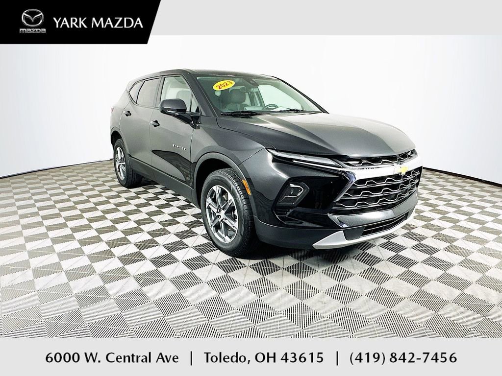 Used 2023 Chevrolet Blazer LT FWD image 1