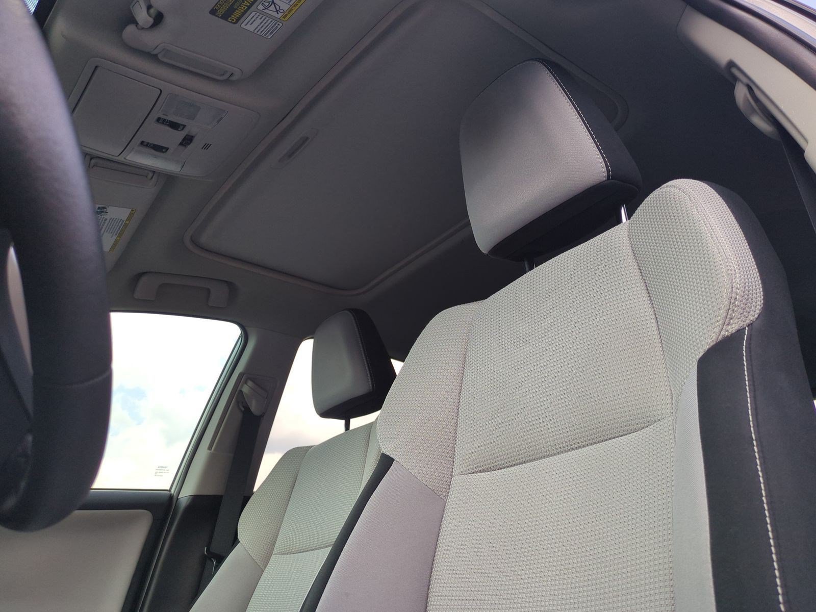 Used 2017 Toyota RAV4 XLE FWD image 16