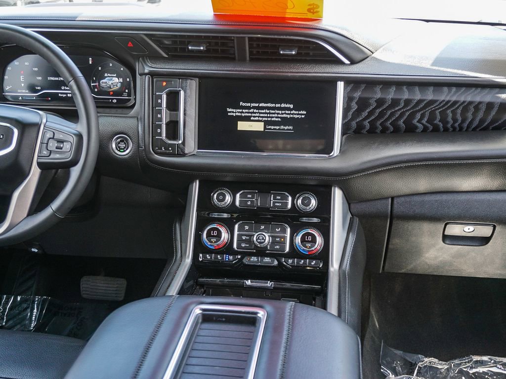 Used 2023 GMC Yukon XL Denali AWD/4WD image 15