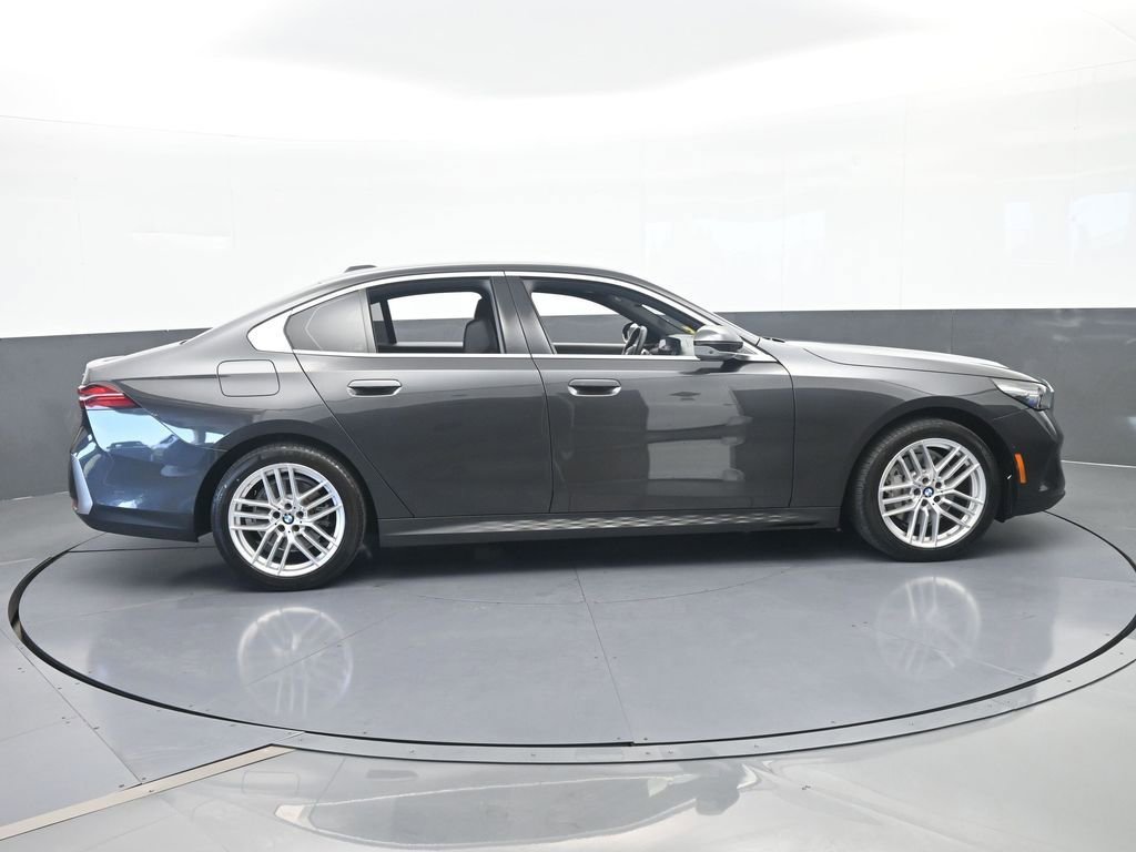 Used 2024 BMW 530i RWD image 7