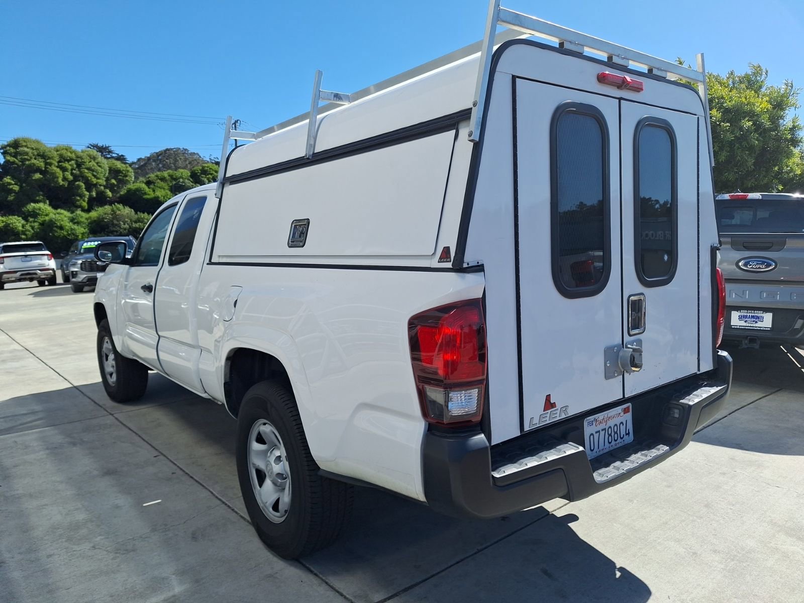 Used 2023 Toyota Tacoma SR image 4