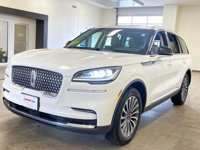 Used 2024 Lincoln Aviator AWD w/ Premium Package image 4