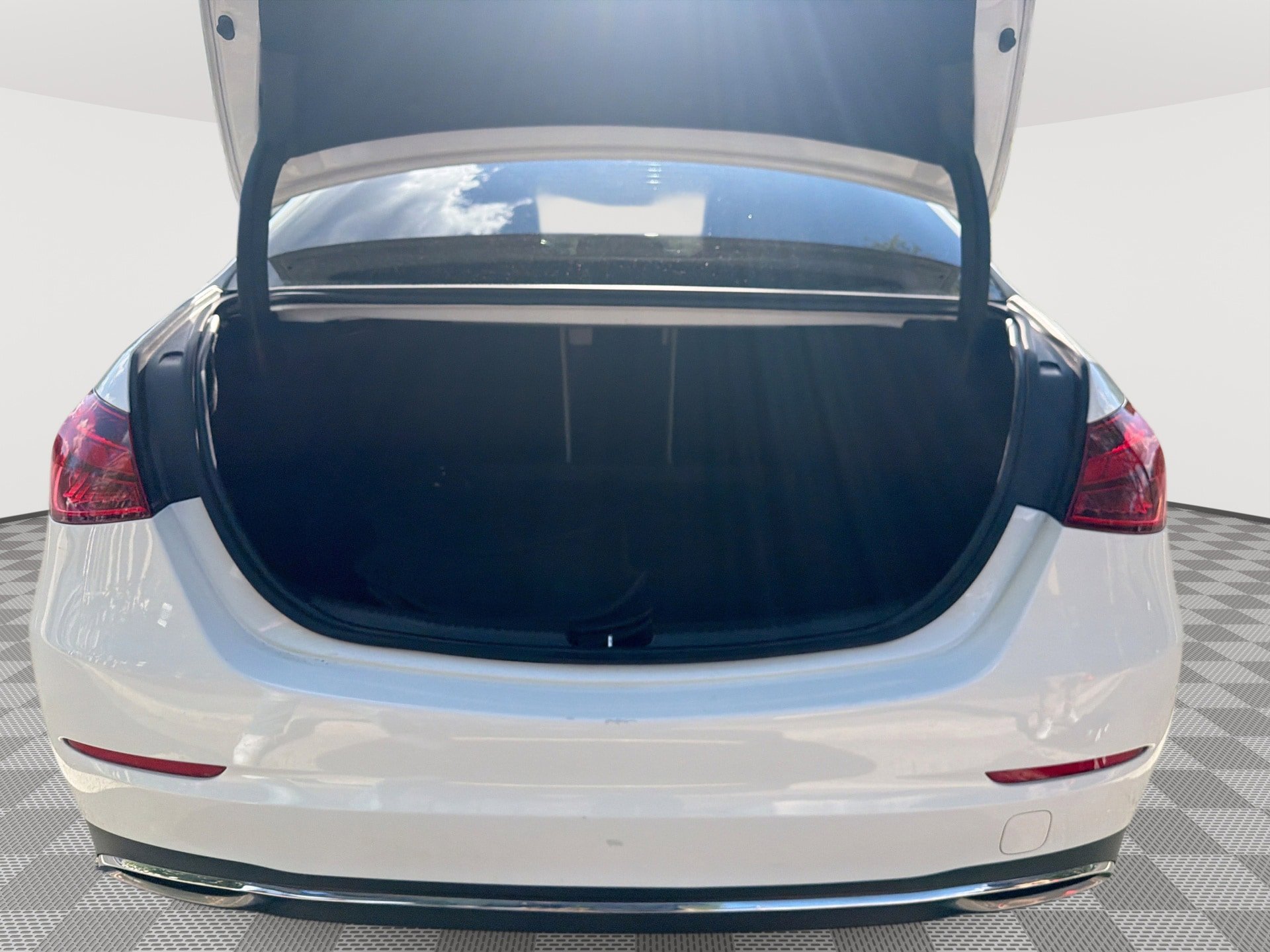 Used 2022 Mercedes-Benz C 300 Sedan image 21
