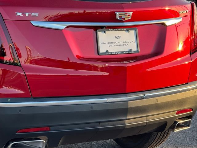 New 2025 Cadillac XT5 Luxury image 8