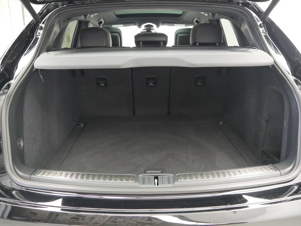 Certified 2023 Porsche Macan Turbo AWD/4WD image 20