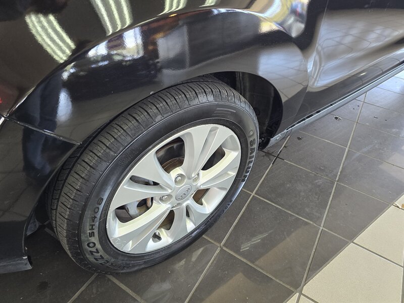 Used 2016 Kia Soul + FWD image 29