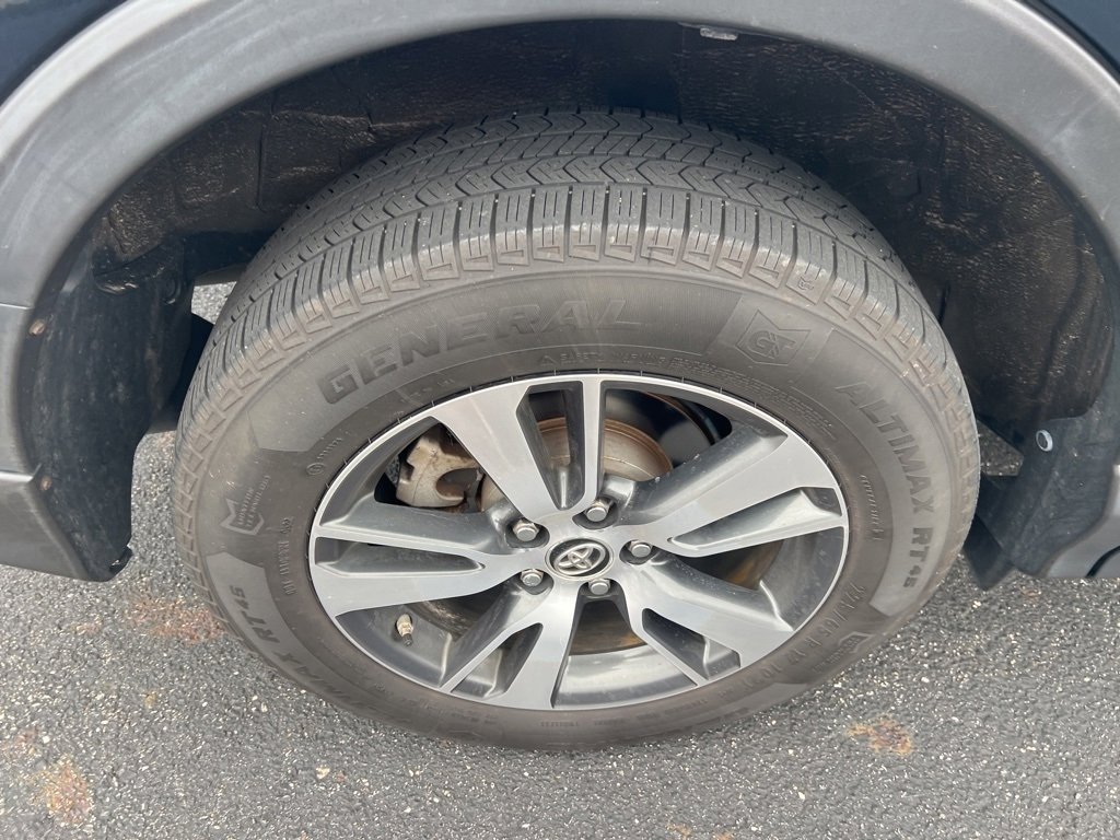 Used 2018 Toyota RAV4 XLE image 22