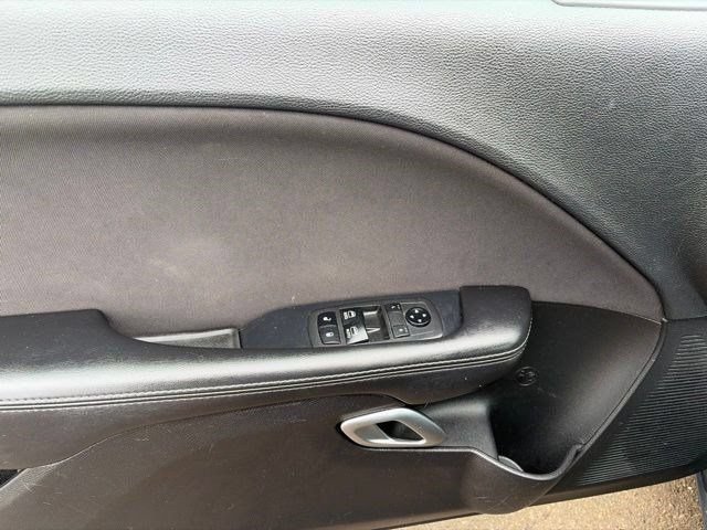 Used 2019 Dodge Challenger SXT RWD image 12