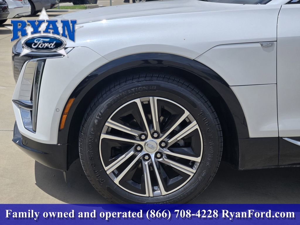 Used 2024 Cadillac Lyriq Luxury image 5
