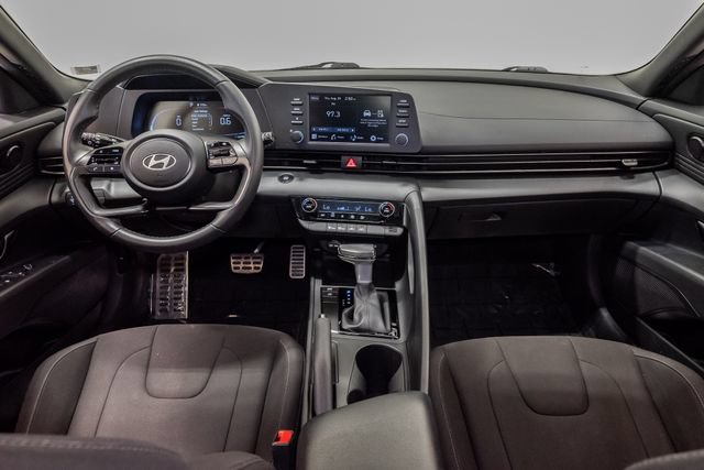 Used 2025 Hyundai Elantra Sport FWD image 27