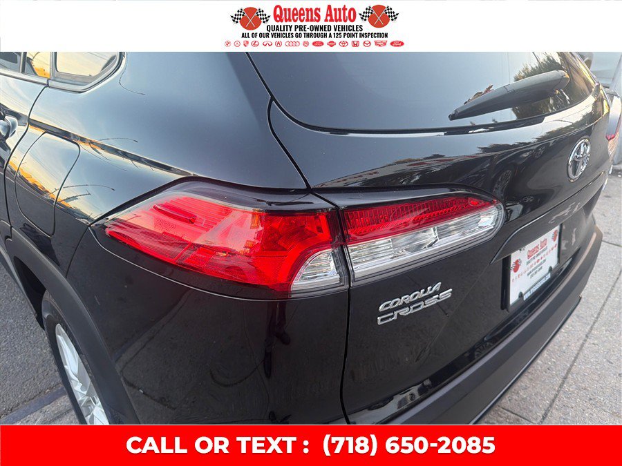 Used 2022 Toyota Corolla Cross LE AWD/4WD image 34