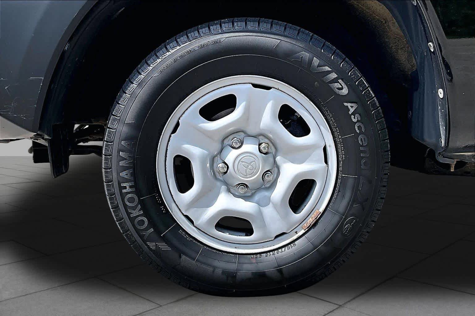 Used 2015 Toyota Tacoma 2WD Access Cab w/ Convenience Package image 10