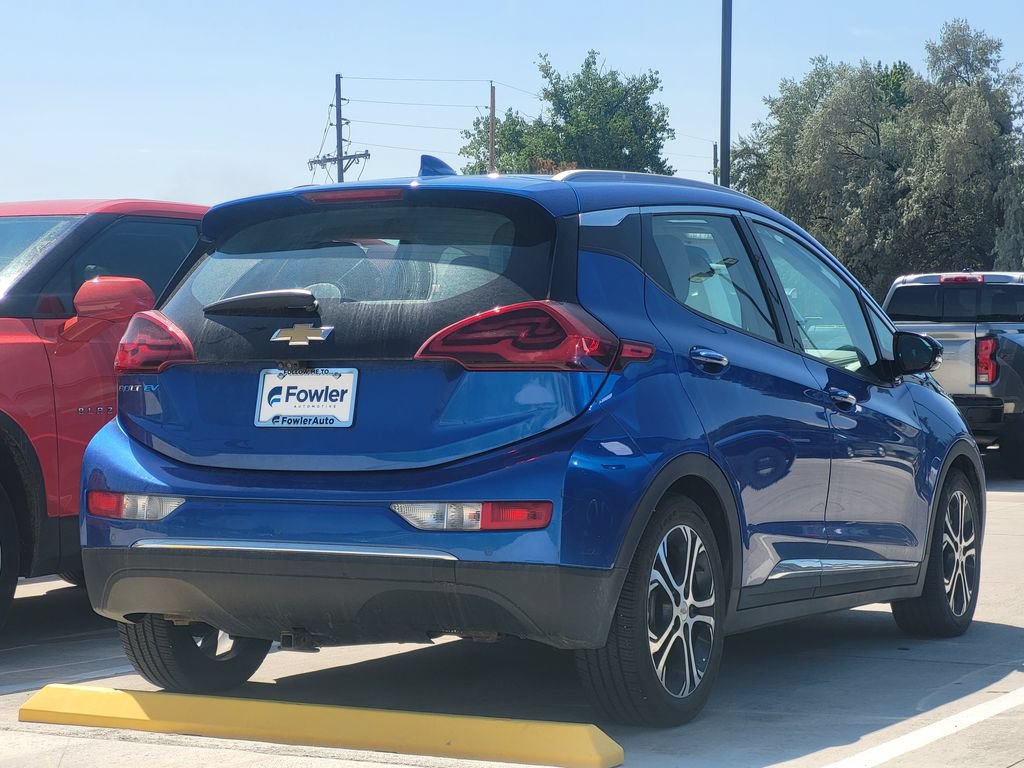 Used 2017 Chevrolet Bolt Premier w/ Driver Confidence II Package FWD image 4